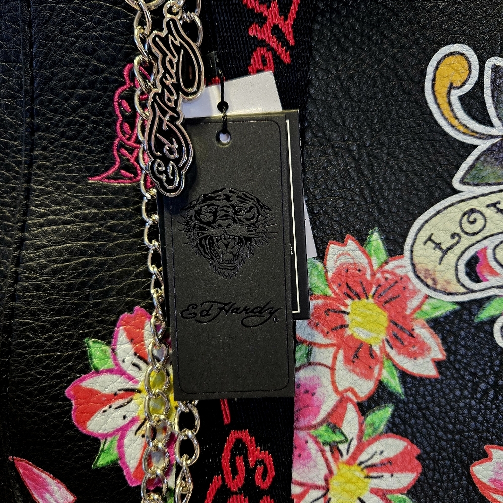 NEW Ed Hardy Black Floral Love Kills Slowly Skull Tattoo Tote With Bag Charm NWT - Picture 5 of 7